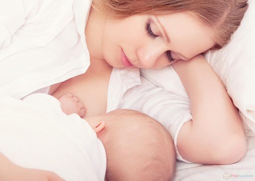 Làm thế nào mẹ biết con bú đủ no?