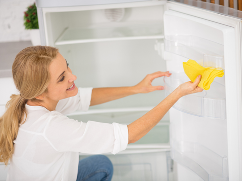 5 mẹo vệ sinh tủ lạnh khử mùi hôi nấm mốc độc hại dễ làm ngay tại nhà