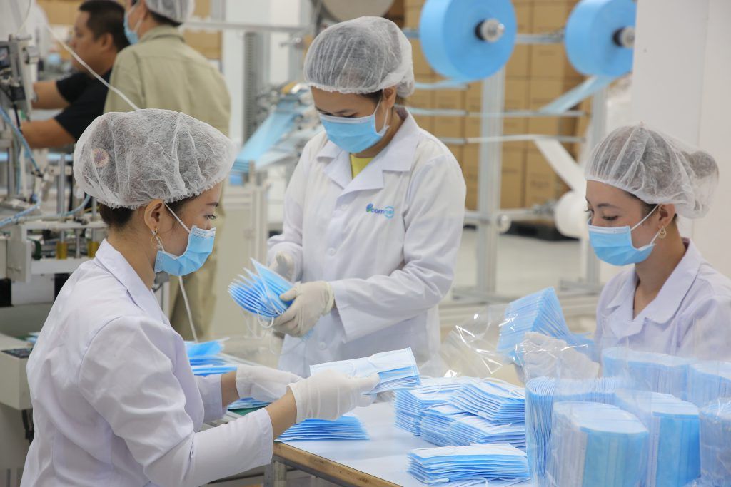 Sếp công ty du lịch: ‘Chúng tôi bán cả dưa hấu’