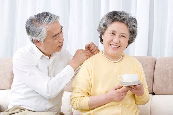NÊN MUA NƯỚC YẾN DÀNH CHO NGƯỜI GIÀ Ở ĐÂU?