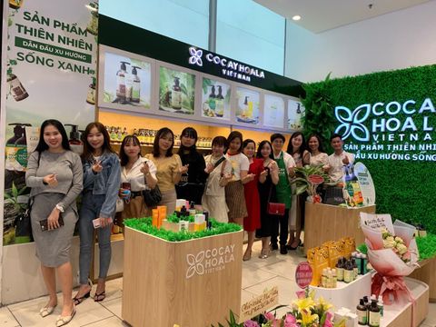 Khai trương gian hàng đầu tiên tại TP.Hồ Chí Minh, Cỏ Cây Hoa Lá bước đầu thành công trong việc lan tỏa xu hướng sống xanh
