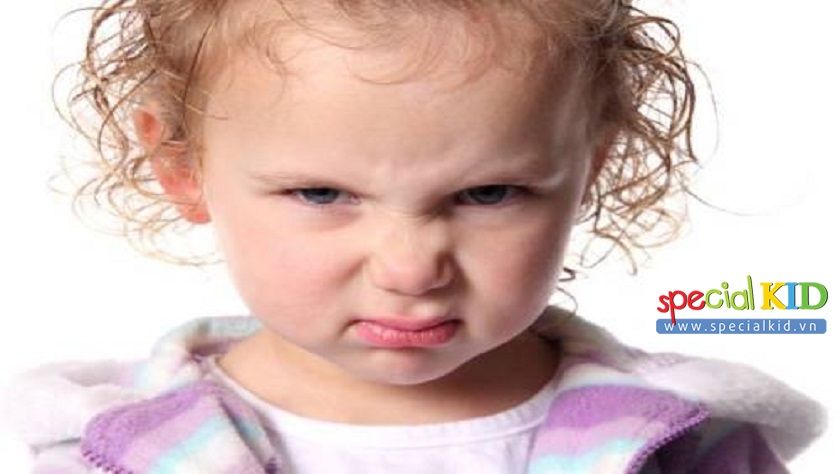 Làm gì khi trẻ bướng bỉnh, giận dữ ?