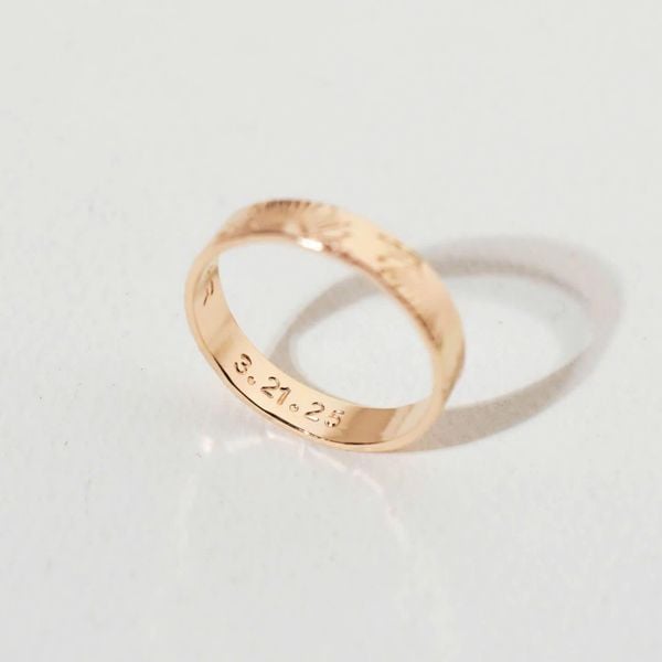 chưa cưới đeo nhẫn cưới được không