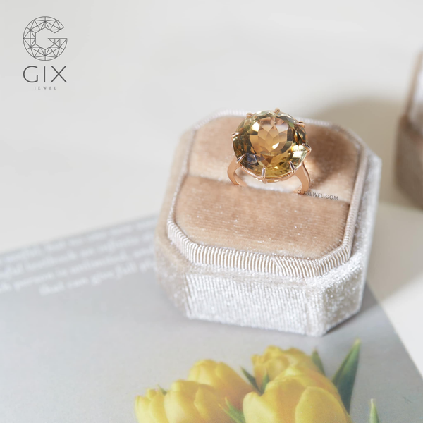 nữ mệnh thổ đeo nhẫn tay nào