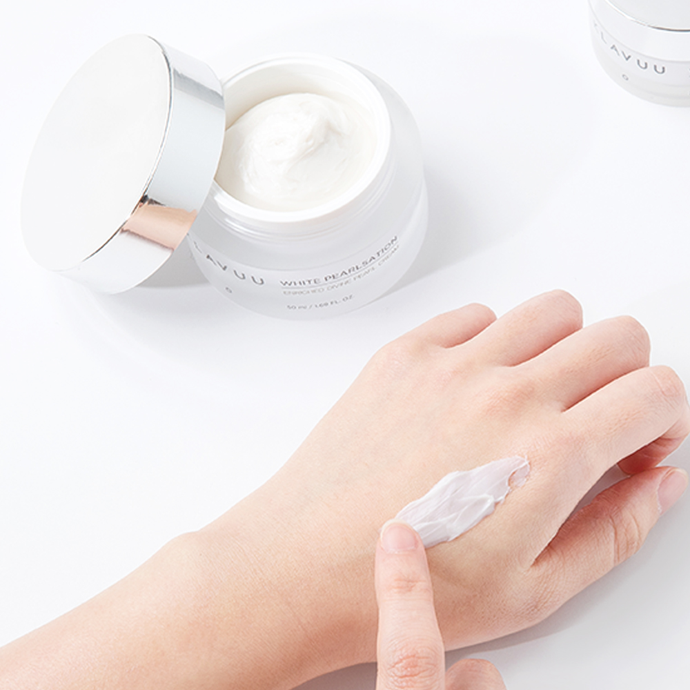 Kem Dưỡng Làm Sáng Da KLAVUU WHITE PEARLSATION ENRICHED DIVINE PEARL CREAM