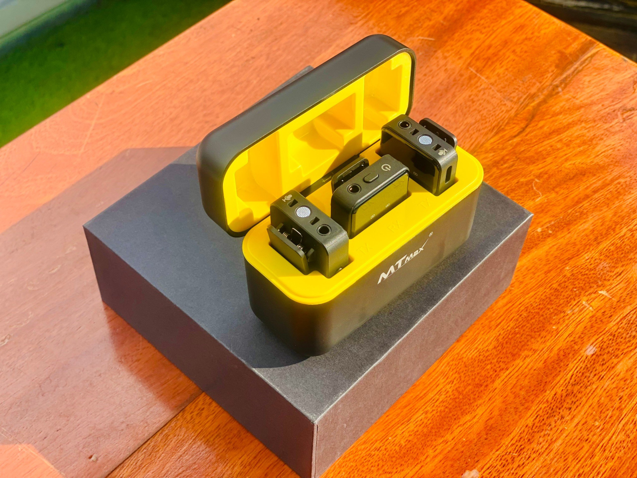 MT Max KTV M2 Micro Thu Âm Vlog Không Dây