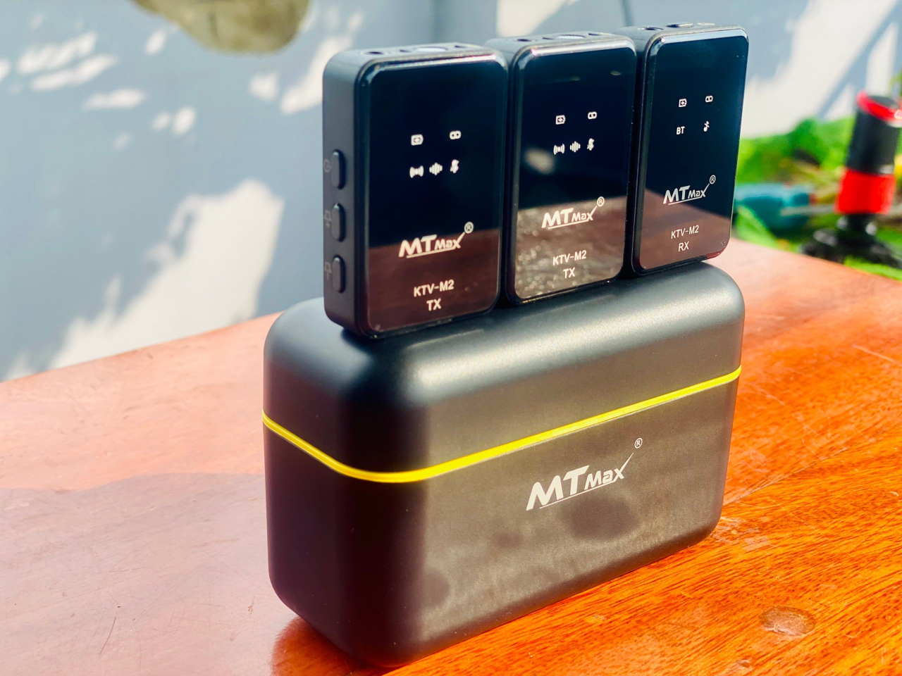 MT Max KTV M2 Micro Thu Âm Vlog Không Dây