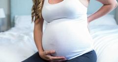 3 dấu hiệu khi mang bầu chứng tỏ thai phụ đang bị ít nước ối