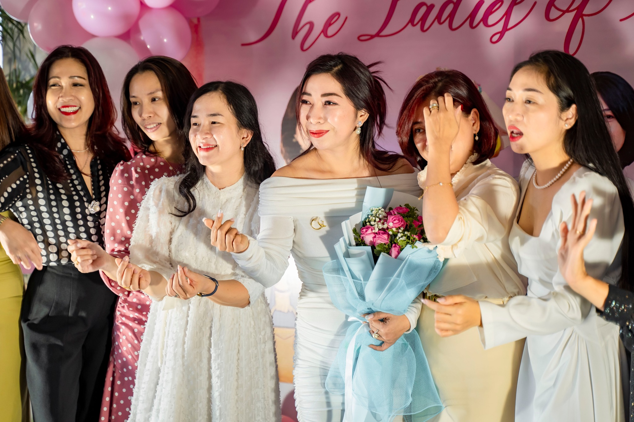 Cheers to new beginnings! - Farewell đầy ý nghĩa – Nhà hàng Khoái