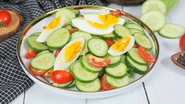 salad cà chua dưa chuột