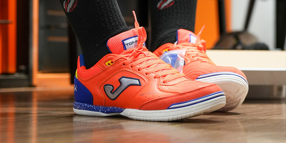 Lời khuyên chọn giày đá bóng từ Thanh Hùng Futsal