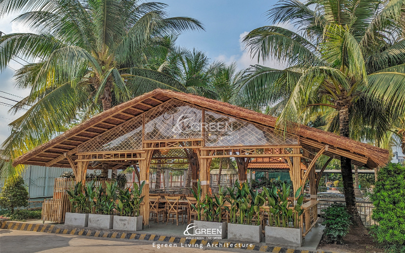 ngôi nhà tre sân vườn đệp egreen living