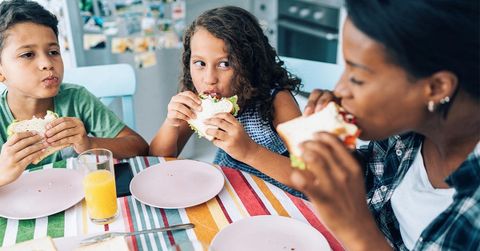 Top 10 món ăn vặt giúp trẻ em phát triển chiều cao hiệu quả