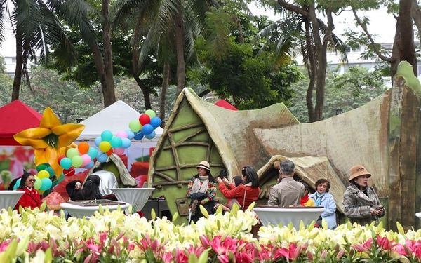 Lễ hội Miền Hoa tổ chức tại công viên Thống Nhất Hà Nội