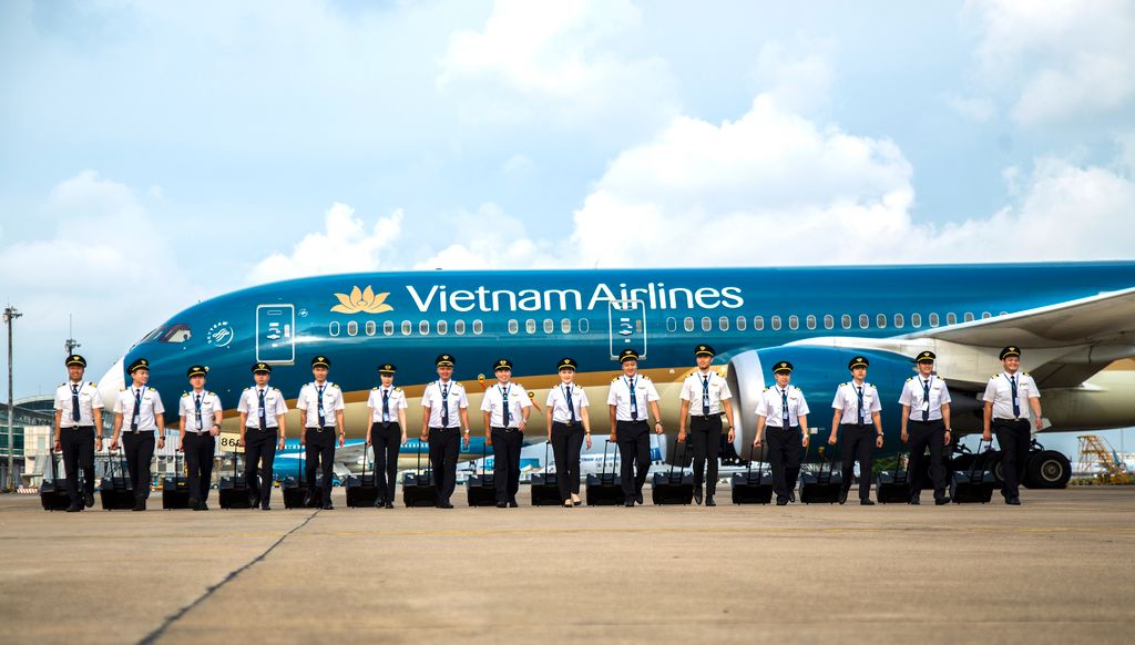 Viện Kỷ lục đề cử Best Việt Nam (Best Plus): Dịch vụ nội địa được sử dụng nhiều nhất tại Việt Nam (2019 - 2020) - Phần 3 - VIETNAM AIRLINES: Hãng hàng không được khách hàng có thu nhập cao lựa chọn bay nhiều nhất Việt Nam