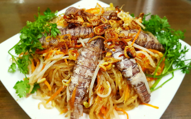 Mâm cơm ngày Tết