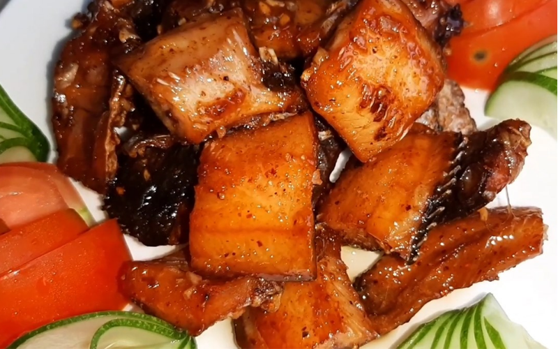 Mâm cơm ngày Tết