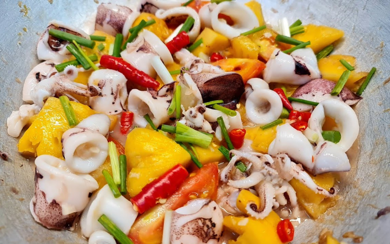 Mâm cơm ngày Tết