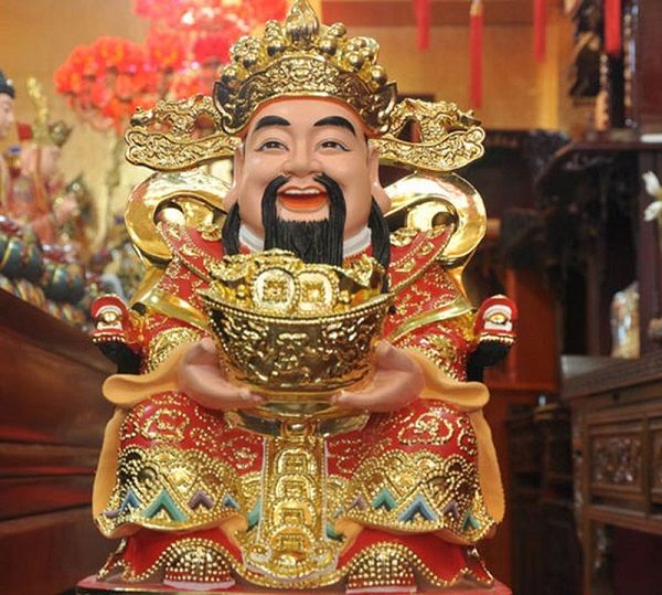 Đặt ông Thần Tài bên trái hay bên phải? Bên nào đúng?