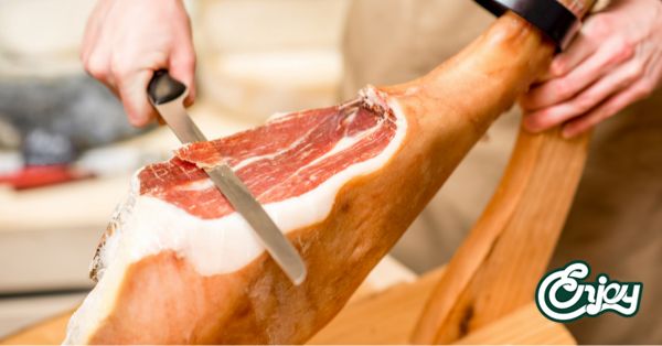 Bật mí cách cắt thịt heo muối Iberico đúng chuẩn chuyên gia siêu đơn giản
