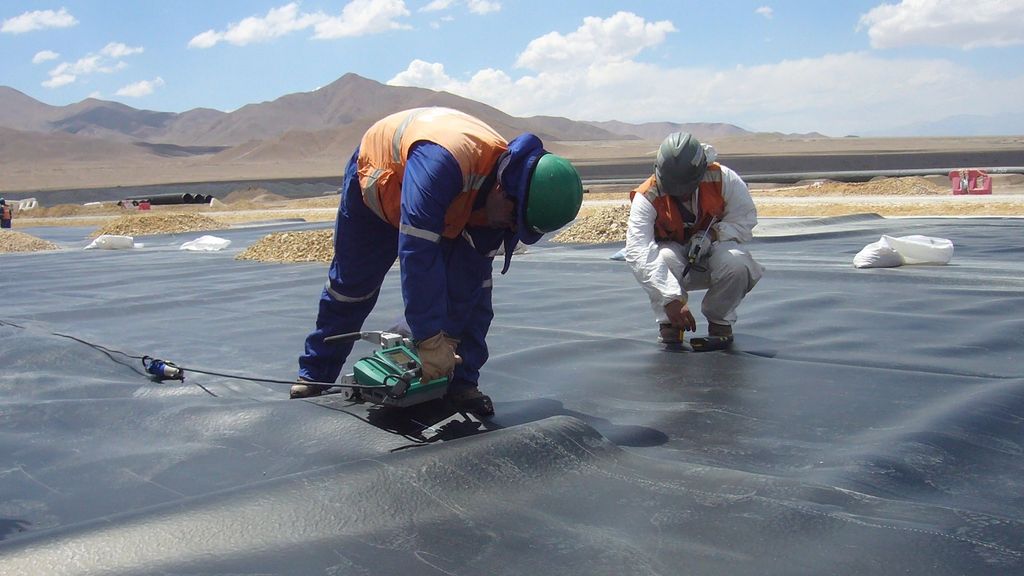 Máy hàn bạt HDPE chuyên nghiệp - Giải pháp hoàn hảo cho mọi công trình