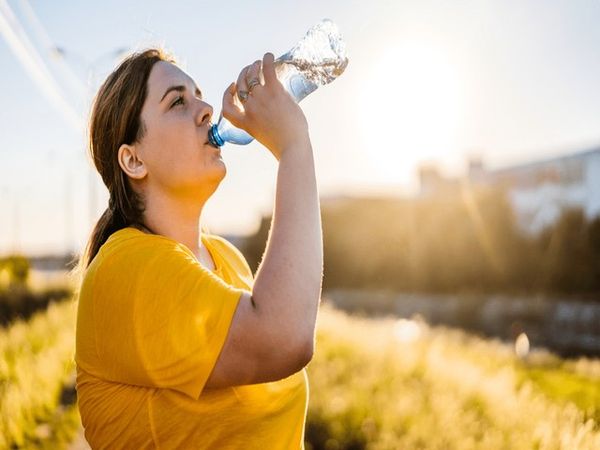 Cách uống nước để giảm cân