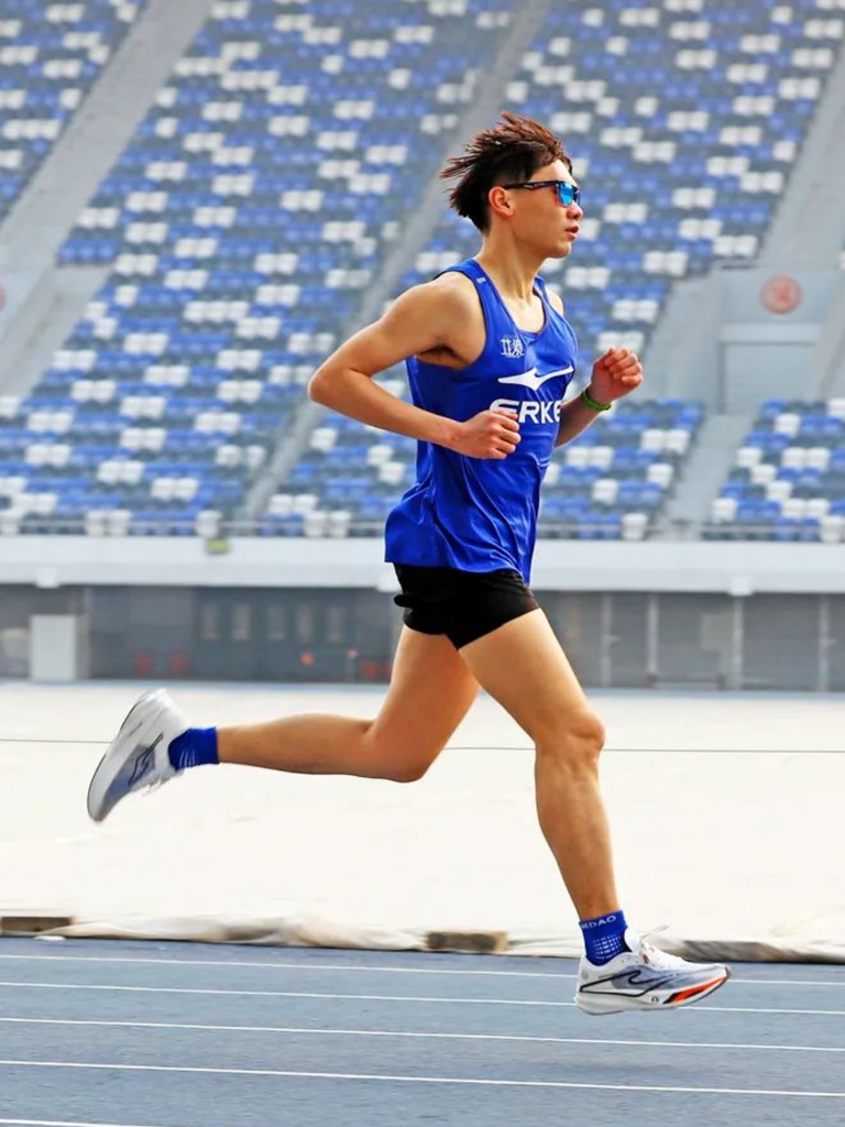 INFINITE 1.0 - GIÀY CHẠY MARATHON CHUYÊN NGHIỆP