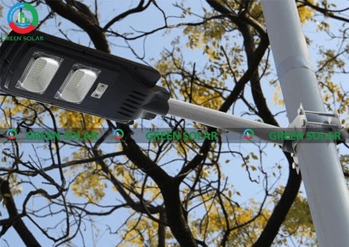 Đèn năng lượng mặt trời Green Solar – Thách thức cả trời mưa