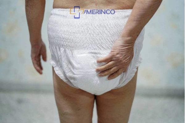 Cụ ông nhà mình tiểu mất kiểm soát có cái gì chụp vào không?