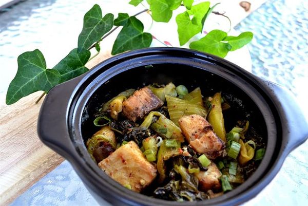 cá bớp kho cải chua