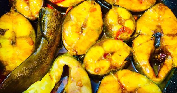 cá bớp kho nghệ