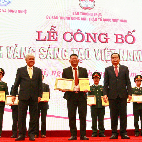 Gốm Đất Việt - Đơn vị duy nhất được vinh danh 3 công trình tiêu biểu trong Sách vàng Sáng tạo Việt Nam 2021