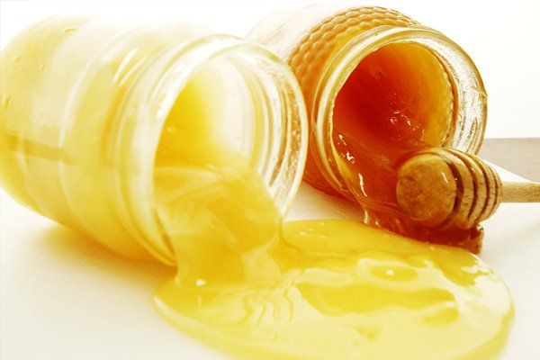SỮA RỬA MẶT TỪ MẬT ONG VÀ SỮA ONG CHÚA CHO DA ĐẸP HƠN BAO GIỜ HẾT