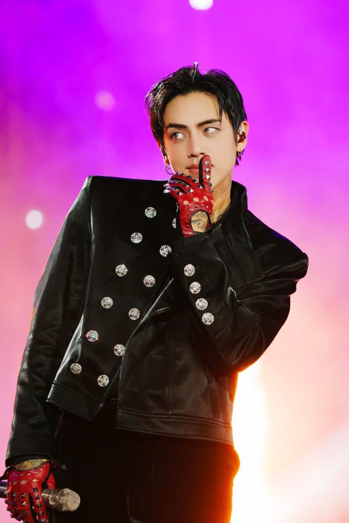 DPR IAN hôn gió, tỏ tình fan Việt tại 8Wonder 2025 – Moments of Wonder