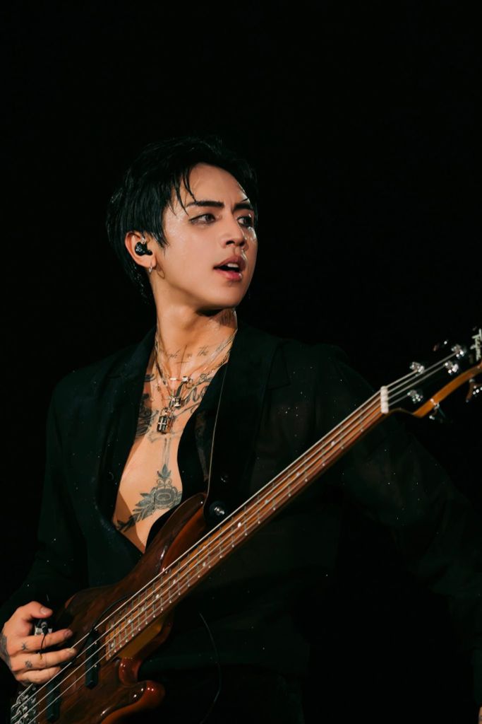 DPR IAN hôn gió, tỏ tình fan Việt tại 8Wonder 2025 – Moments of Wonder