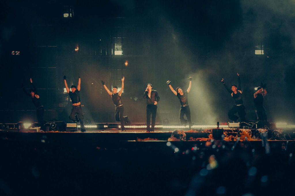 DPR IAN hôn gió, tỏ tình fan Việt tại 8Wonder 2025 – Moments of Wonder