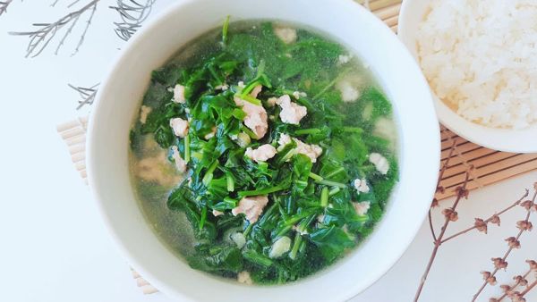 This fresh spinach soup is wonderfully nutritious and delicious