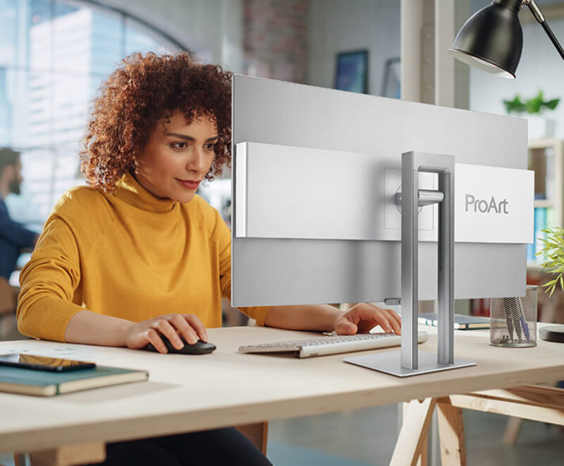 Màn hình ProArt OLED PA32UCDM dành cho nghệ sĩ 3D / VFX