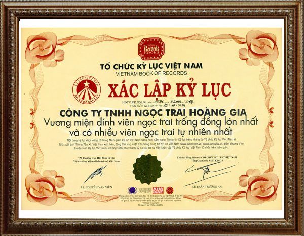 Ngọc Trai Hoàng Gia là đơn vị chế tác vương miện Hoa hậu Hoàn Vũ Việt Nam đầu tiên xác lập kỷ lục Quốc gia.
