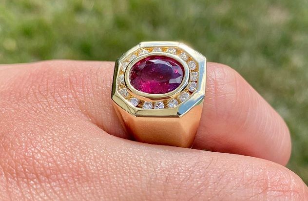 Top 5 mẫu nhẫn nam đính đá được ưa chuộng năm 2026