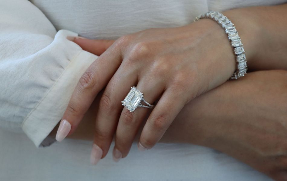 Nhẫn kim cương 12 carat giá bao nhiêu