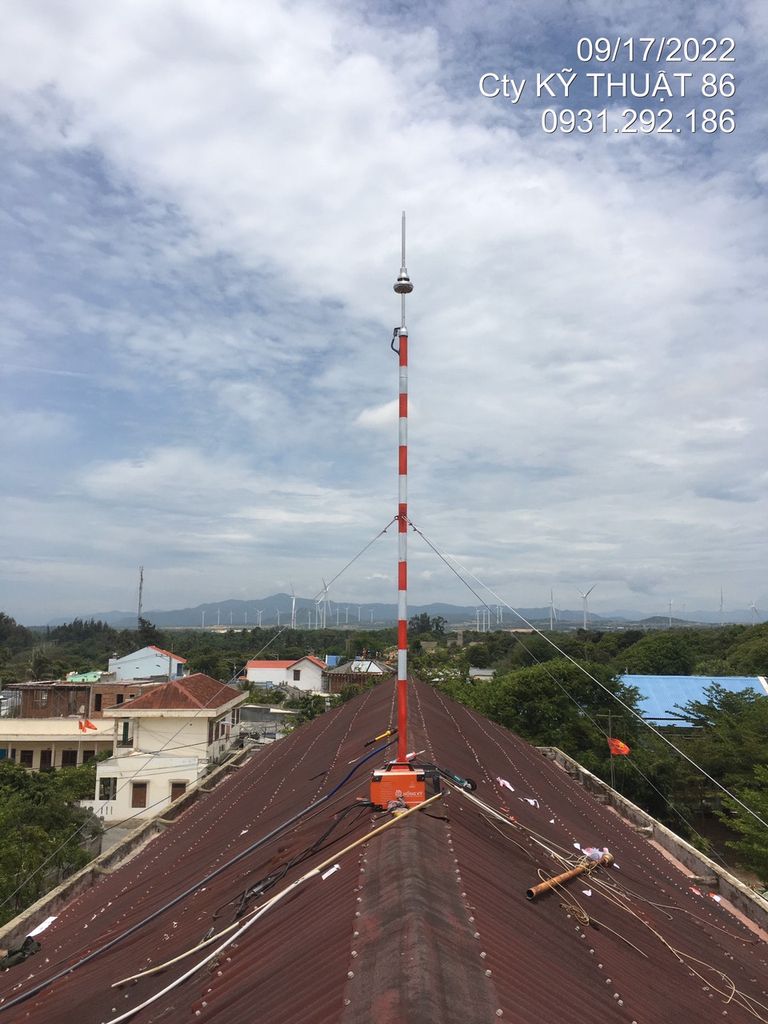 Thi công lắp đặt hệ thống chống sét tại Trường tiểu Học thuộc Tuy Phong Bình Thuận