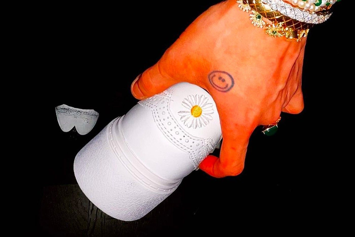 phien-ban-hop-tac-peaceminusone-x-nike-kwondo-1-sap-duoc-ra-mat