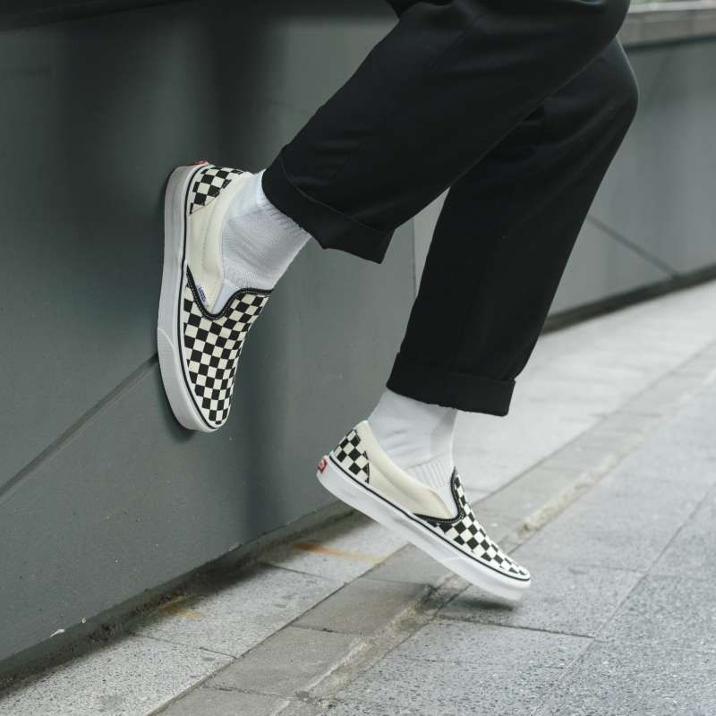 mot-vai-loi-khuyen-cho-ban-truoc-khi-mua-vans-checkerboard-slip-on