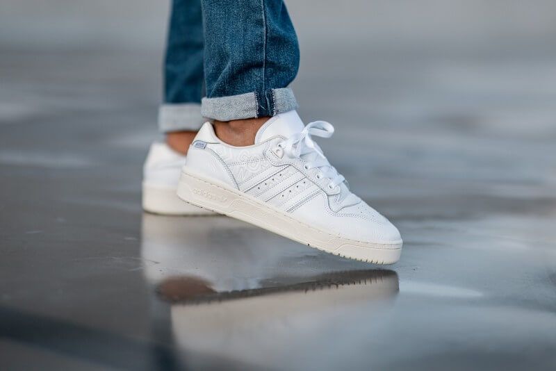 Cuối năm 2022 đi gì cùng Top 10 đôi Sneaker dưới đây Hinh anh 4: Cuoi nam 2022 di gi cung Top 10 doi Sneaker duoi day