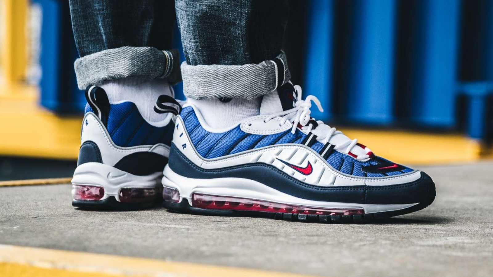 Điểm qua những thiết kế giày Sneaker lấy cảm hứng từ Anime Nhật Bản Hinh anh 5: Diem qua nhung thiet ke giay Sneaker lay cam hung tu Anime Nhat Ban