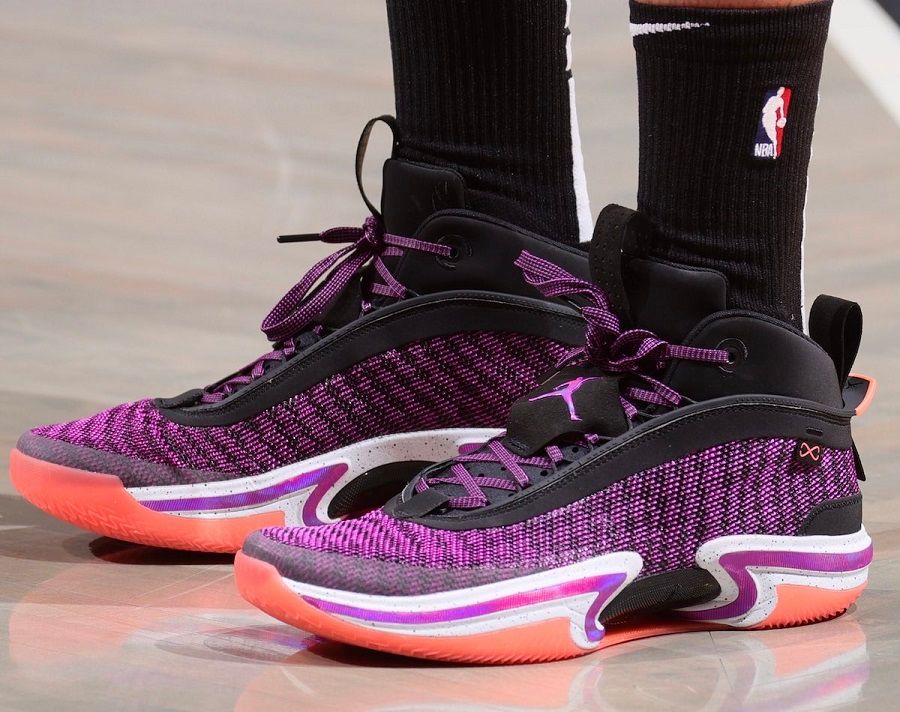 Điểm lại top 10 mẫu giày bóng rổ tuyệt vời nhất của năm 2022 Hinh anh 3: Diem lai top 10 mau giay bong ro tuyet voi nhat cua nam 2022
