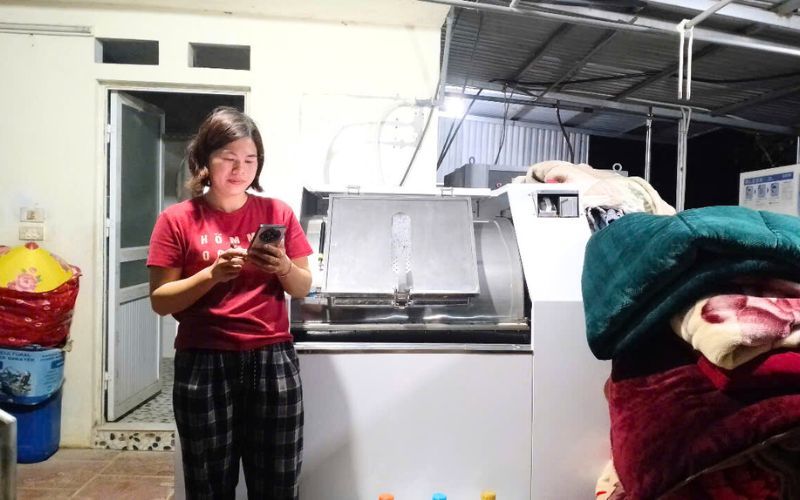 Máy giặt CN 50kg chân mềm giao đến Thạch Thất, TP Hà Nội