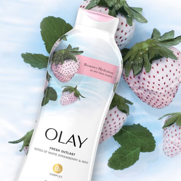 Sữa tắm Olay Fresh Outlast White Strawberry And Mint