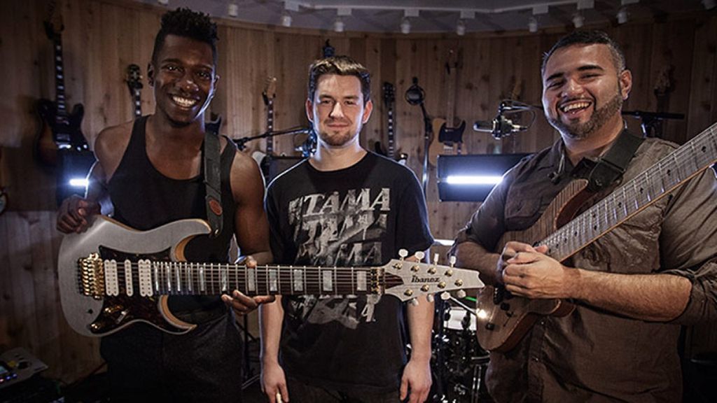 Tosin Abasi xác nhận rằng Animals As Leaders đã hoàn thành việc thu âm album thứ năm của họ.